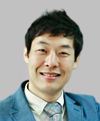 엄 성 흠 교수