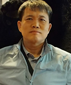 황 관 중 교수